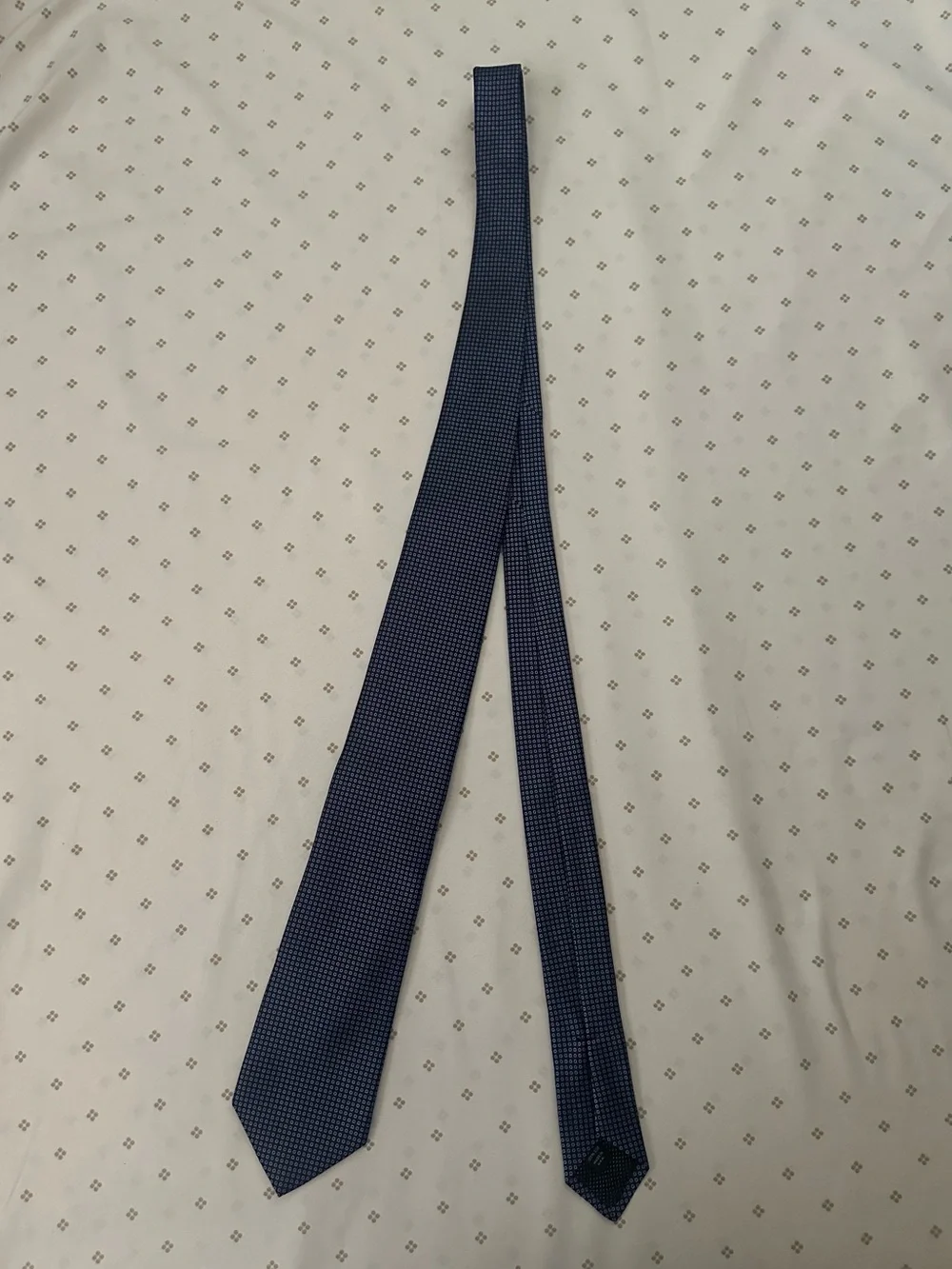 Michael Kors Navy Silk Small Circle Pattern Tie